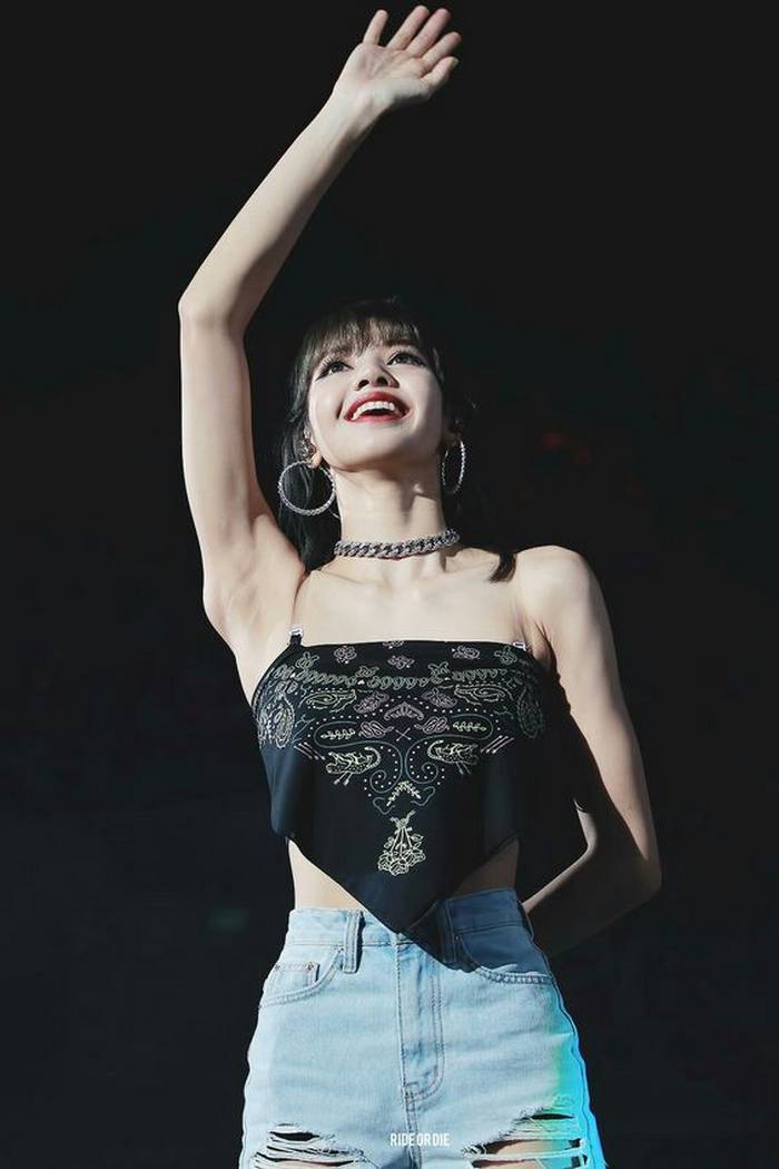 Lisa-sexy-blackpink-39