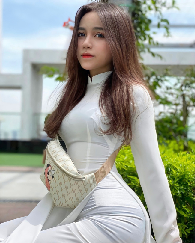 Hot girl Hoàng Châu Anh 2