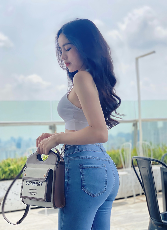 Hoàng Châu Anh, hot girl 14