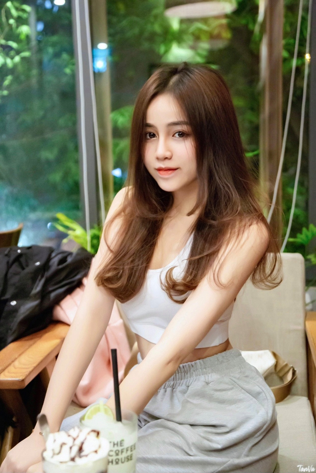 Hoàng Châu Anh, hot girl 22