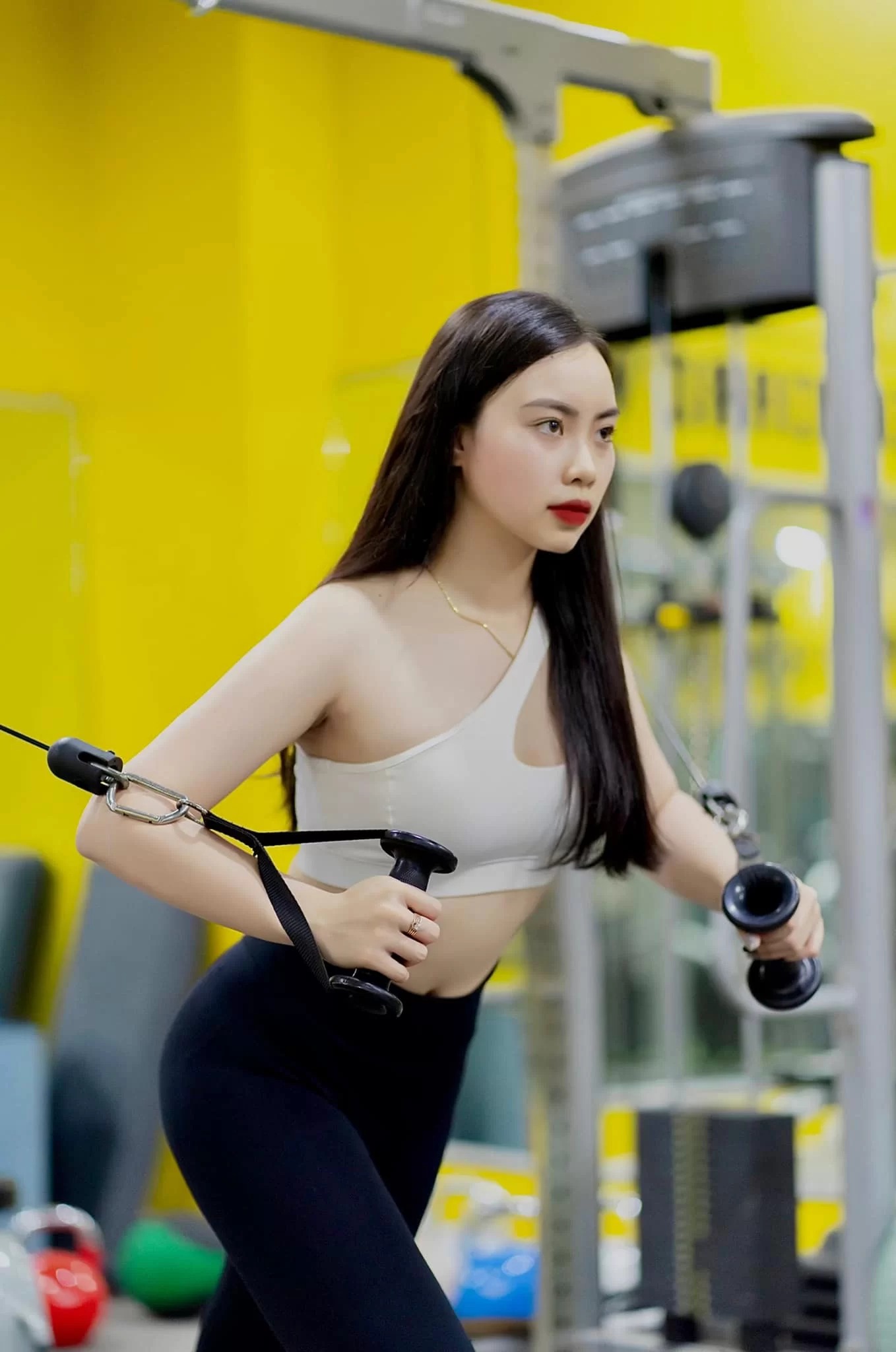 Gái gym Tú Linh đẹp gợi cảm khó cưỡng