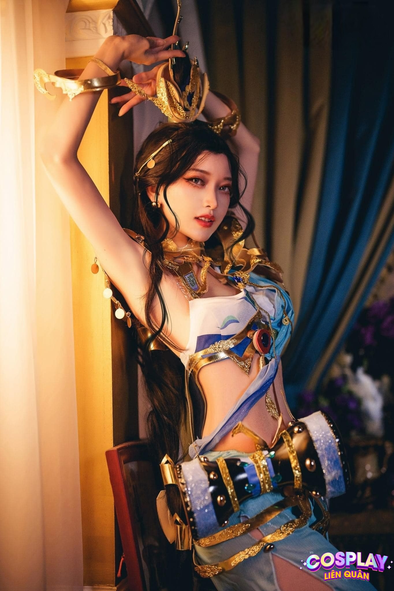 Liên minh Crixi Cosplay với nhân vật nóng bỏng