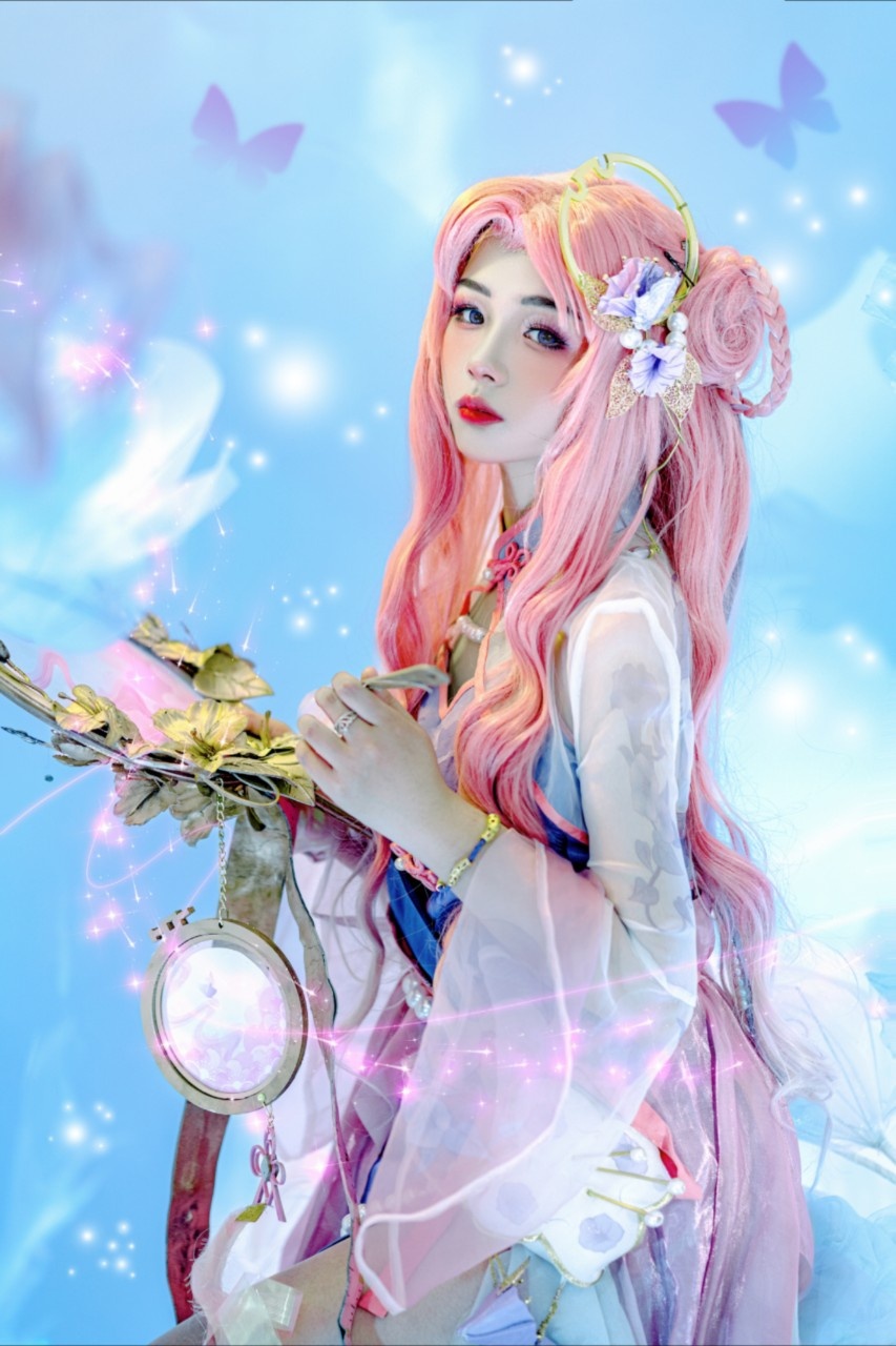 Cosplay huyền ảo lấp lánh mọi ánh nhìn