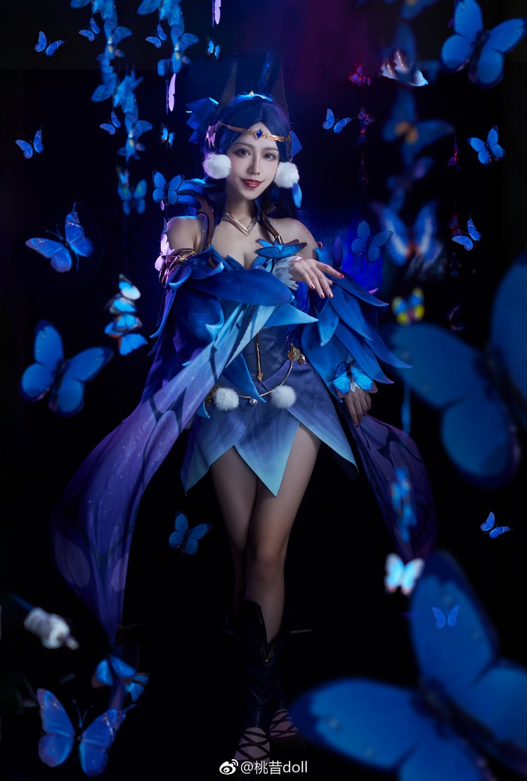 Cosplay Pump với bộ ngực lớn