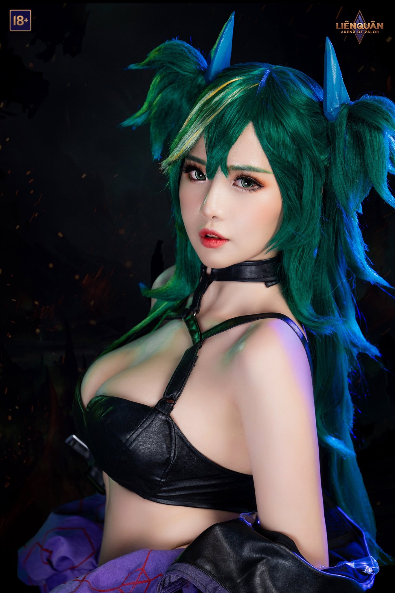 Cosplay điêu khắc thuyền gợi cảm và hấp dẫn