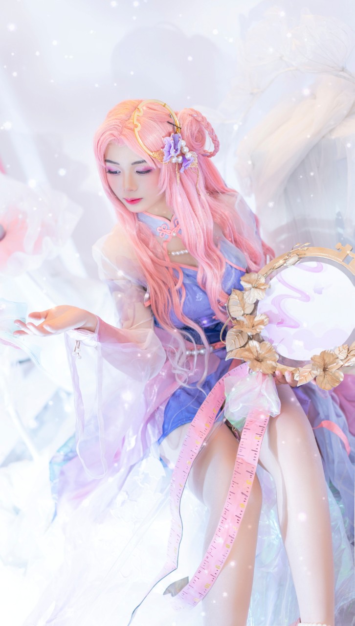 Điêu khắc thuyền cosplay ngực lớn