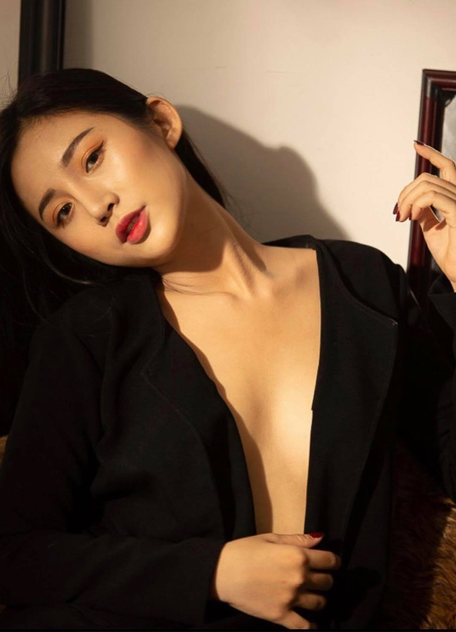 Trương Võ Huyền Trân Sexy 12