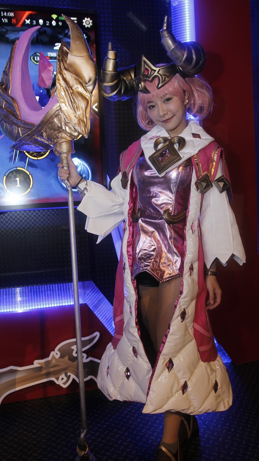 Liên minh cosplay Natalia da trắng