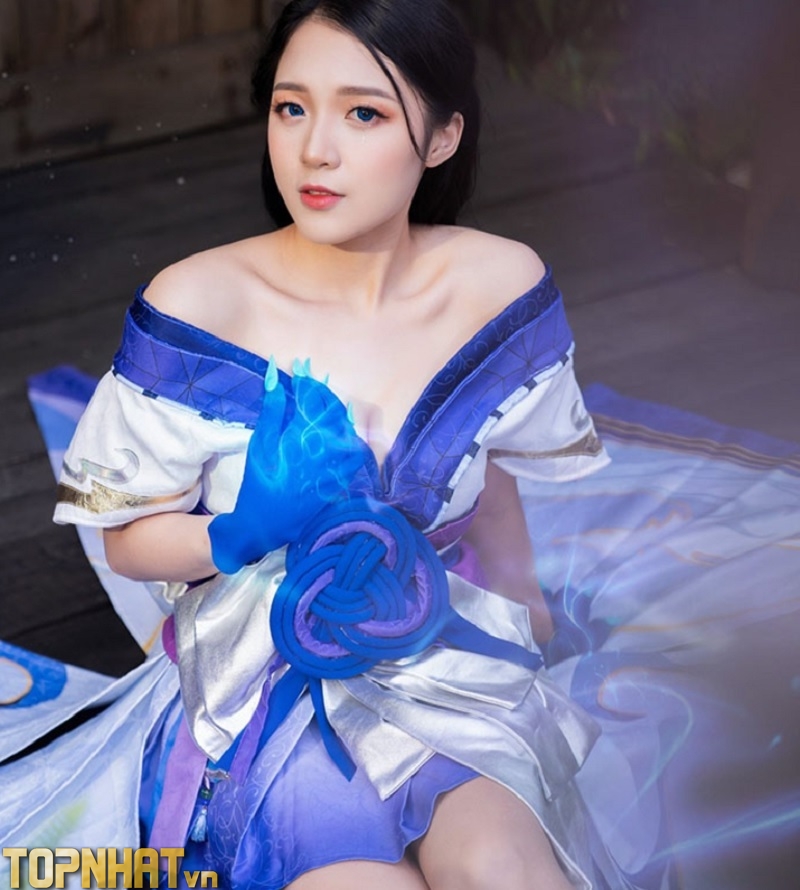 Bộ cosplay của Natalia sexy không thể cưỡng lại