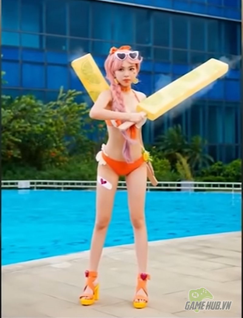 Liên minh cosplay Natalia khoe ngực