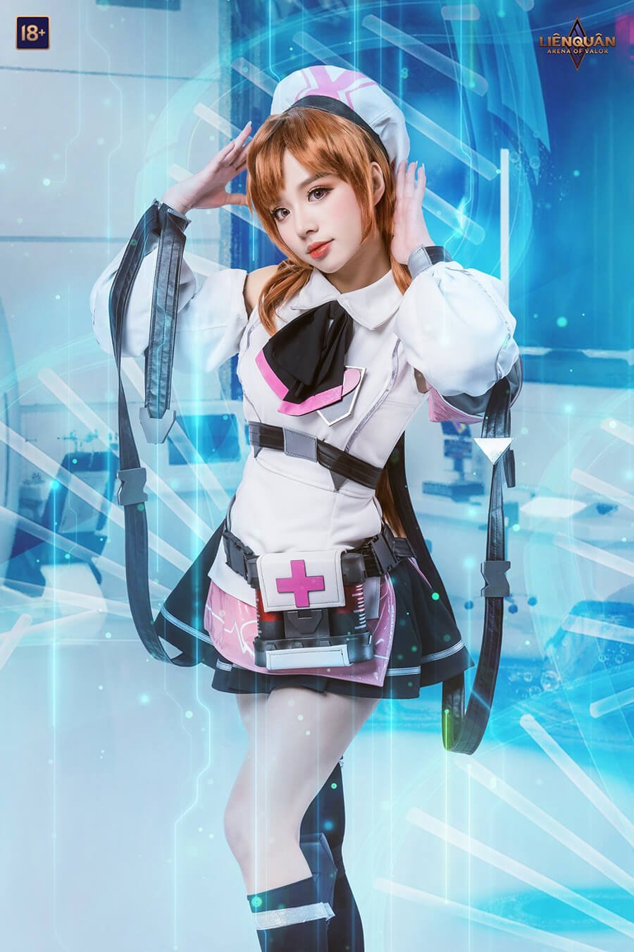 Cosplay Yena, giáo viên khiêu dâm gợi cảm