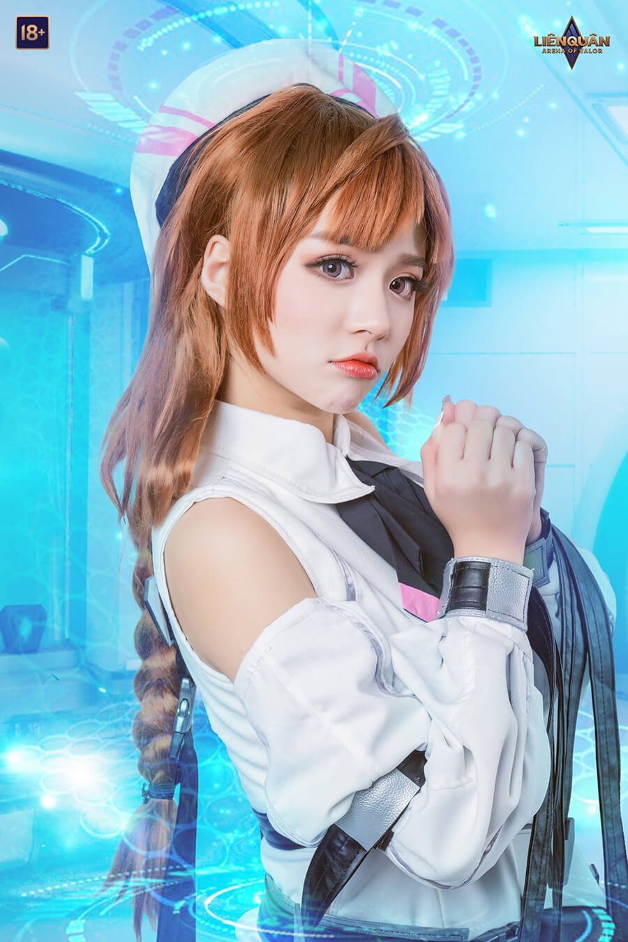 Cosplay Yena, một giáo viên khiêu dâm, khoe vóc dáng gợi cảm