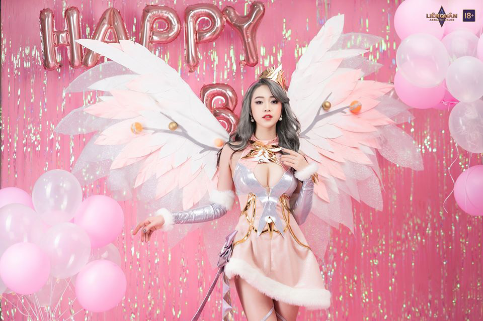 Cosplay Laurel cực kỳ xinh đẹp