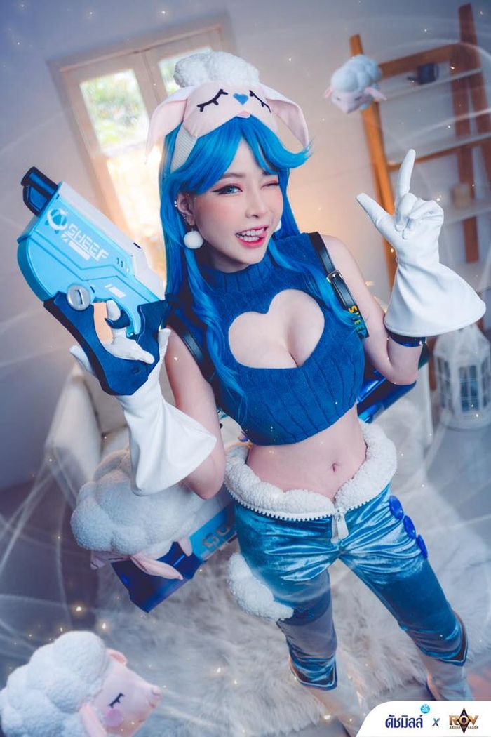 Cosplay màu tím bảo vệ kích thước đường cong đẹp