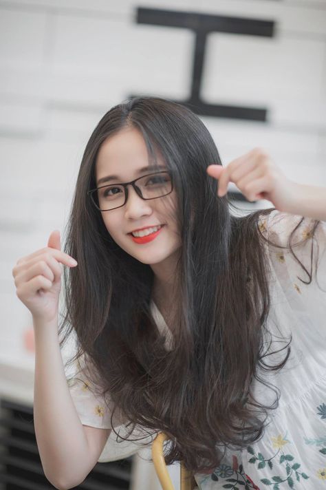 Ảnh nữ cute đeo kính đẹp cool