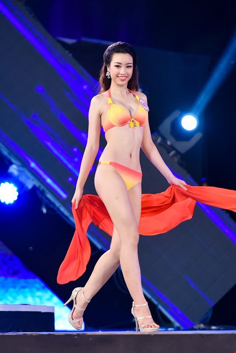 Chọn Đỗ Mỹ Linh mặc bikini siêu gợi cảm