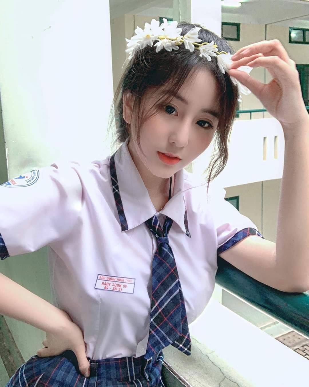 Ảnh hot girl khoe ngực