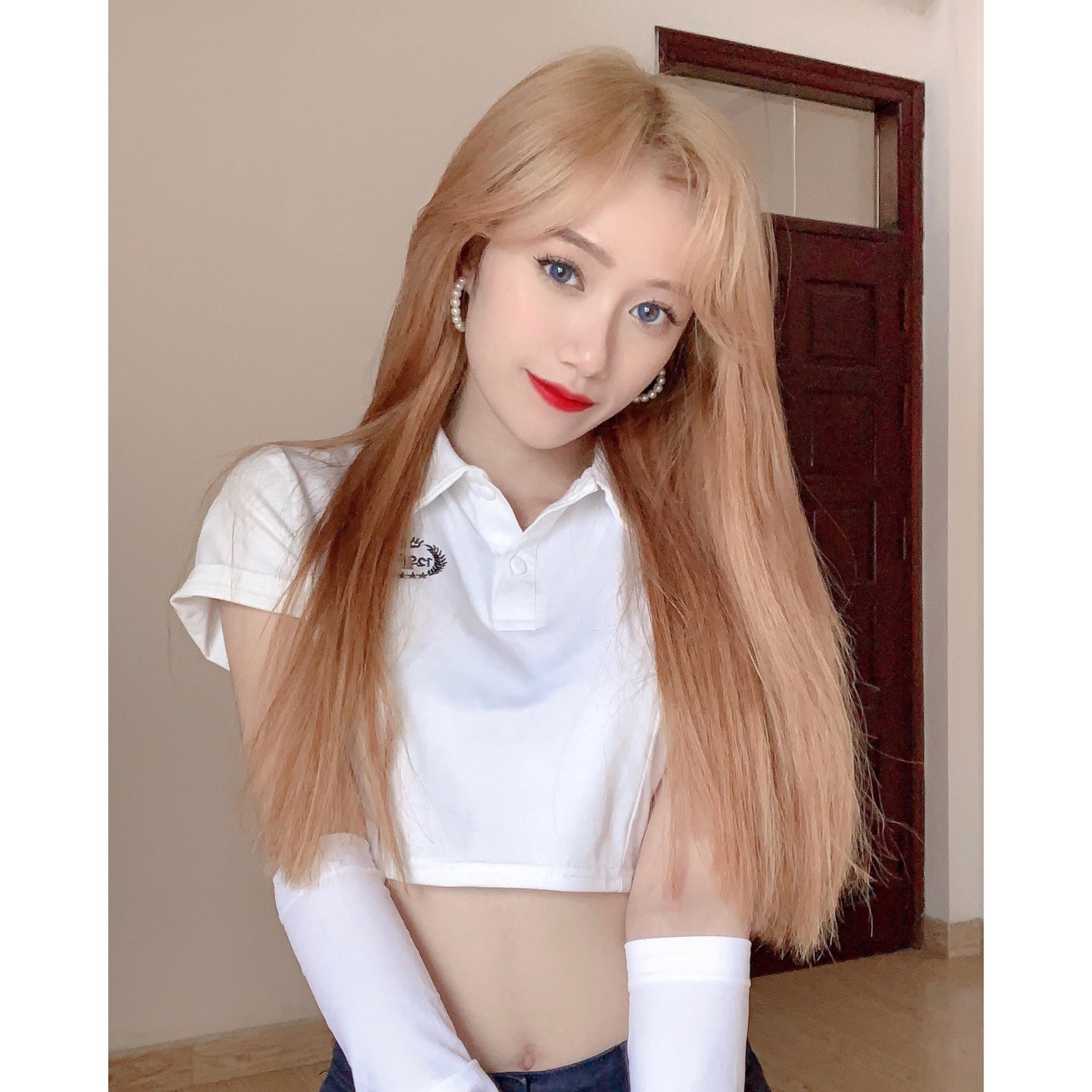 Bộ sưu tập dao tiktok của Lê Phương Hoa nhìn sexy và đẹp mắt