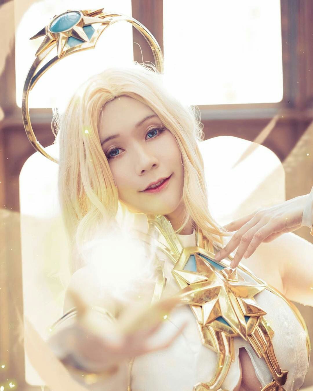 Cosplay Loriel dịu dàng và xinh đẹp