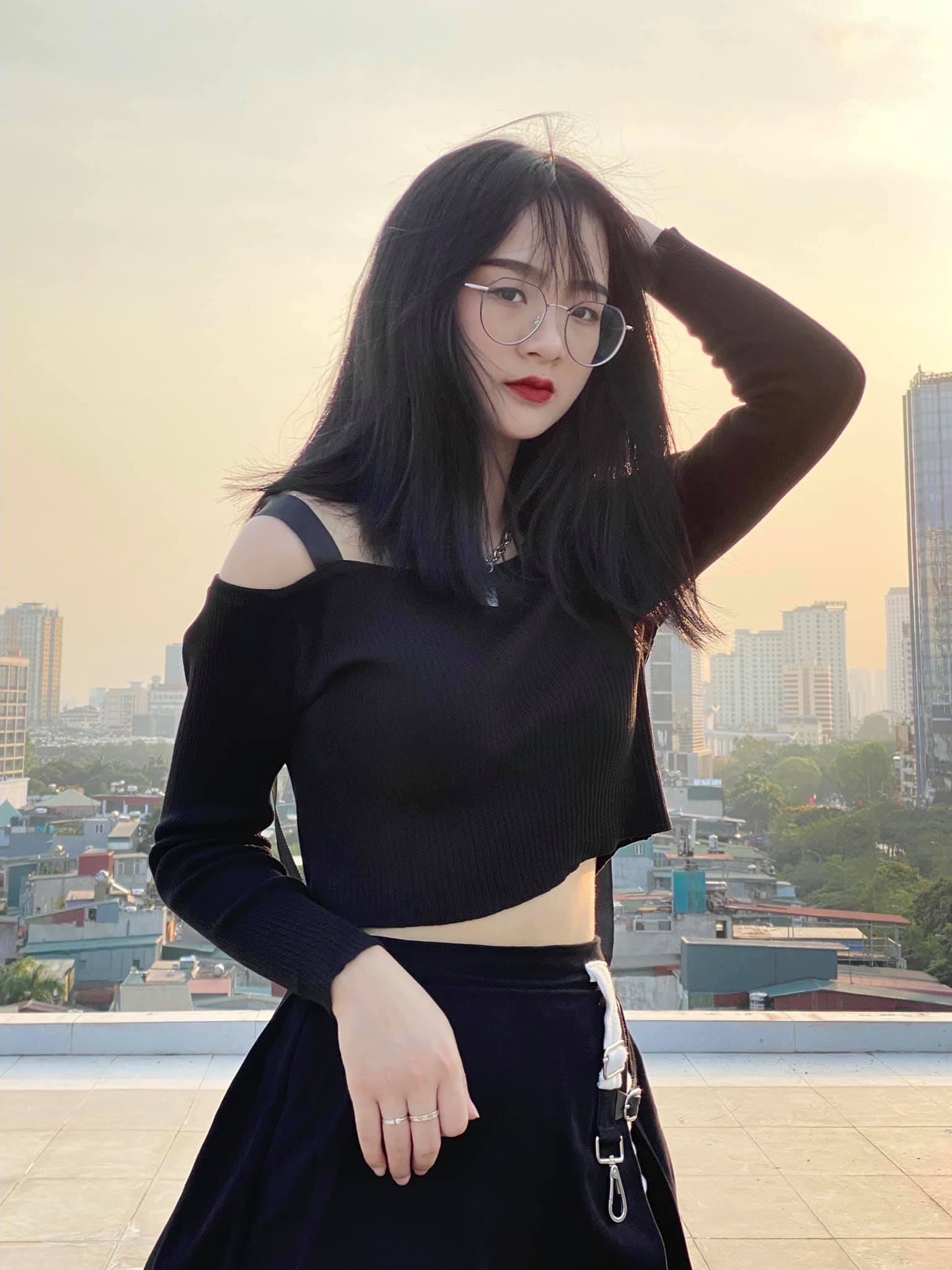 Tải ảnh Kami Kami sexy và tuyệt vời