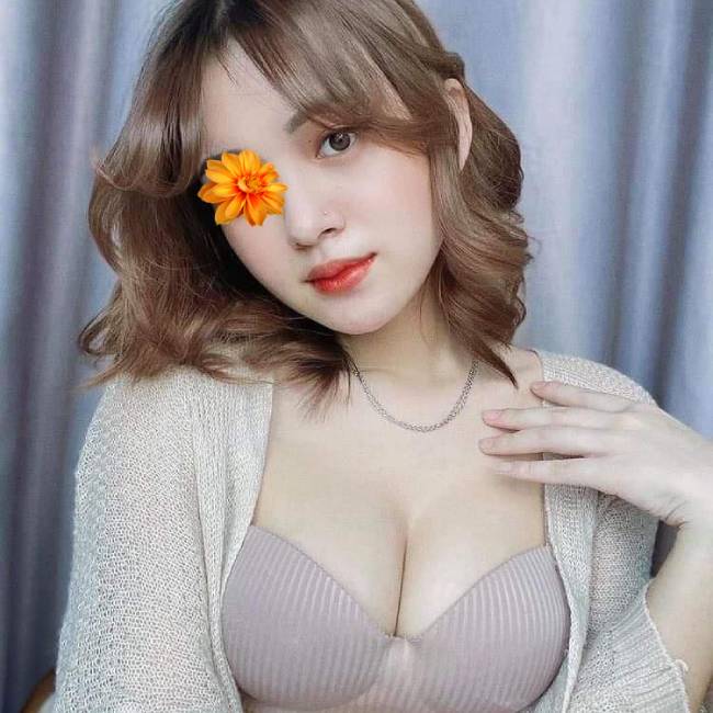 Hoàng Ly - gái gọi Trang Bom sexy và xinh đẹp đến khó tin.